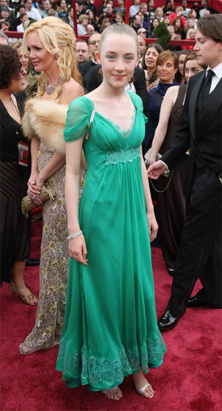 Illustration for article titled "Fishy" Is Fabulous: Oscar Fashion 2008